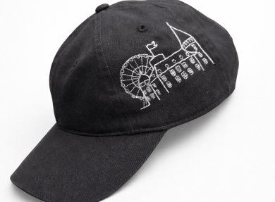 Schwarze Kappe mit der Genovevaburg und dem Riesenrad eingestickt