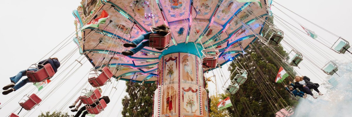 Kettenkarussell auf dem Lukasmarkt